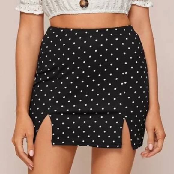 Polka dot slit hem mini skirt - Picture 8 of 9